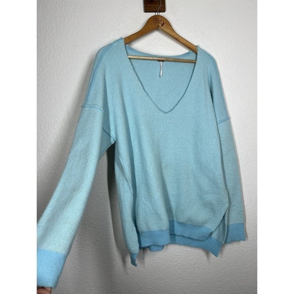 Free People Weather V- Neck Sweater Small S Light Blue Oversized Fuzzy - Picture 4 of 5